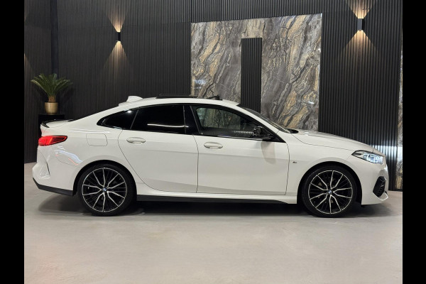 BMW 2 Serie Gran Coupé 218i M Sport|PANO|SFEER|KEYLESS|BOMVOL