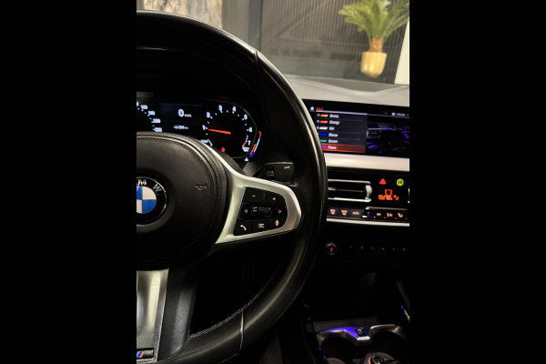 BMW 2 Serie Gran Coupé 218i M Sport|PANO|SFEER|KEYLESS|BOMVOL