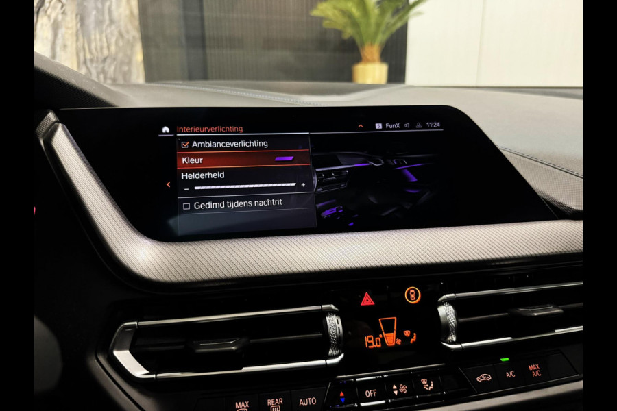 BMW 2 Serie Gran Coupé 218i M Sport|PANO|SFEER|KEYLESS|BOMVOL