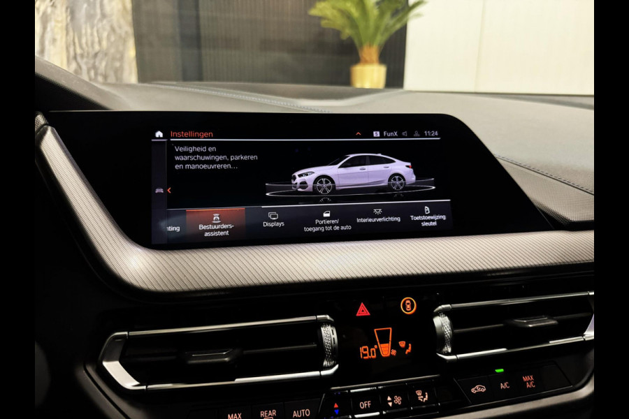 BMW 2 Serie Gran Coupé 218i M Sport|PANO|SFEER|KEYLESS|BOMVOL