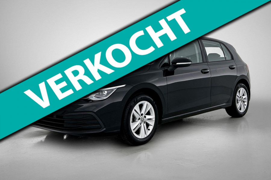 Volkswagen Golf 1.0 eTSI Comfortline Automaat (SFEERVERLICHTING, DIGITALE COCKPIT, CAMERA, CARPLAY, MASSAGE STOELEN, 1e EIGENAAR)