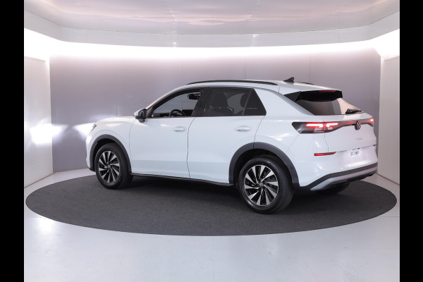 Volkswagen T-Roc Life First Edition 1.5 eTSI 85 kW / 116 PK SUV 7 v