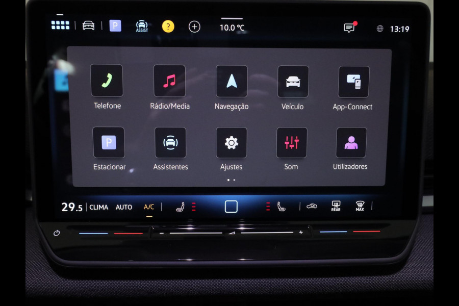 Volkswagen T-Roc Life First Edition 1.5 eTSI 85 kW / 116 PK SUV 7 v