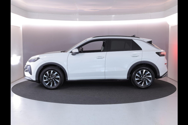 Volkswagen T-Roc Life First Edition 1.5 eTSI 85 kW / 116 PK SUV 7 v