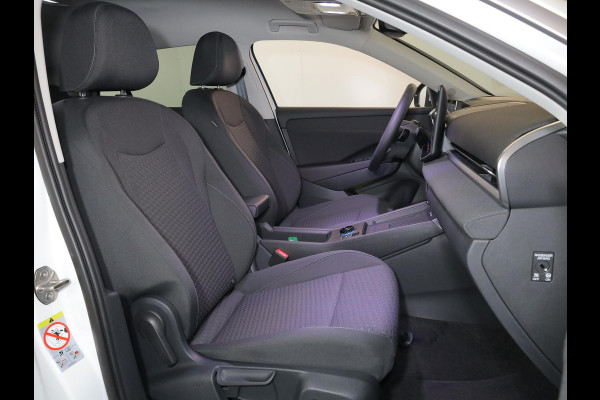 Volkswagen T-Roc Life First Edition 1.5 eTSI 85 kW / 116 PK SUV 7 v