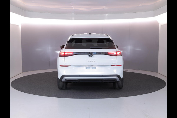 Volkswagen T-Roc Life First Edition 1.5 eTSI 85 kW / 116 PK SUV 7 v