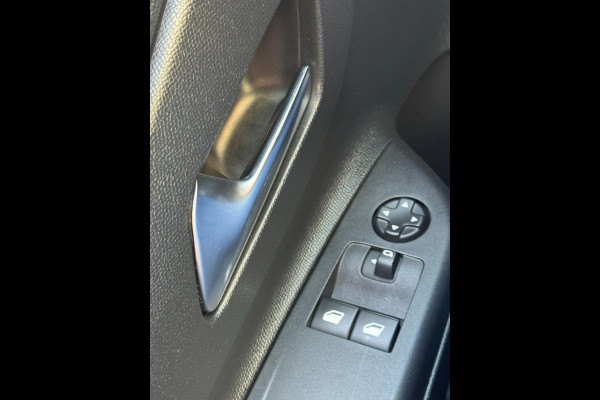 Opel Corsa 1.2 Elegance - 8.722 KM - Navigatie / Apple CarPlay I Airco I Sport velgen I PDC I Veiligheid pakket I Dealer onderhoud