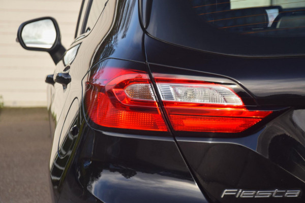 Ford Fiesta 1.0 EcoBoost Hybrid Titanium + NAVIGATIE/DRAADLOOS TELEFOON LADEN