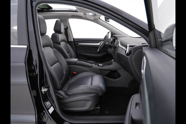 MG ZS EV Luxury 45 kWh { SOH-90%} (INCL-BTW) *PANO | LEATHER | CCS-FASTLOADER | KEYLESS | NAVI-FULLMAP | ADAPTIVE-CRUISE | CAMERA | CARPLAY | DAB | LANE-ASSIST | SPORT-SEATS | 17"ALU*