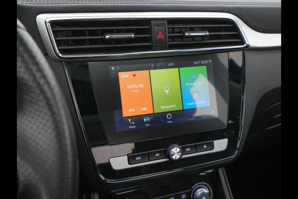 MG ZS EV Luxury 45 kWh { SOH-90%} (INCL-BTW) *PANO | LEATHER | CCS-FASTLOADER | KEYLESS | NAVI-FULLMAP | ADAPTIVE-CRUISE | CAMERA | CARPLAY | DAB | LANE-ASSIST | SPORT-SEATS | 17"ALU*