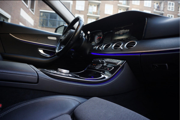 Mercedes-Benz E-Klasse 200 Business Solution | Sfeer | 19inch | Camera | LED pakket | Leer | Uitmuntend onderhouden