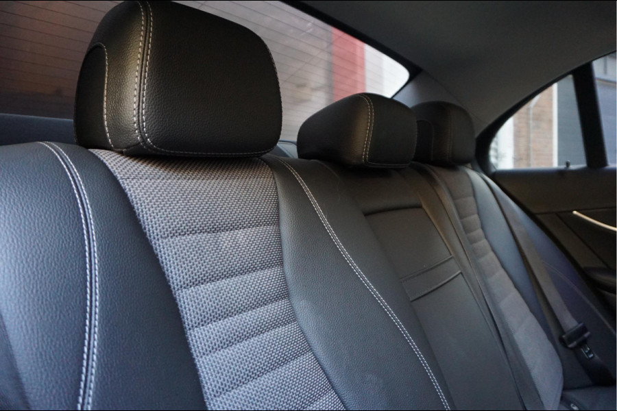 Mercedes-Benz E-Klasse 200 Business Solution | Sfeer | 19inch | Camera | LED pakket | Leer | Uitmuntend onderhouden