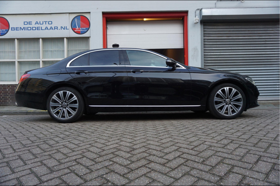 Mercedes-Benz E-Klasse 200 Business Solution | Sfeer | 19inch | Camera | LED pakket | Leer | Uitmuntend onderhouden