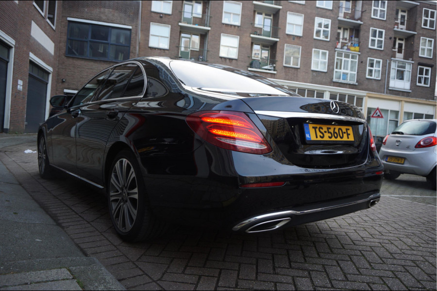 Mercedes-Benz E-Klasse 200 Business Solution | Sfeer | 19inch | Camera | LED pakket | Leer | Uitmuntend onderhouden