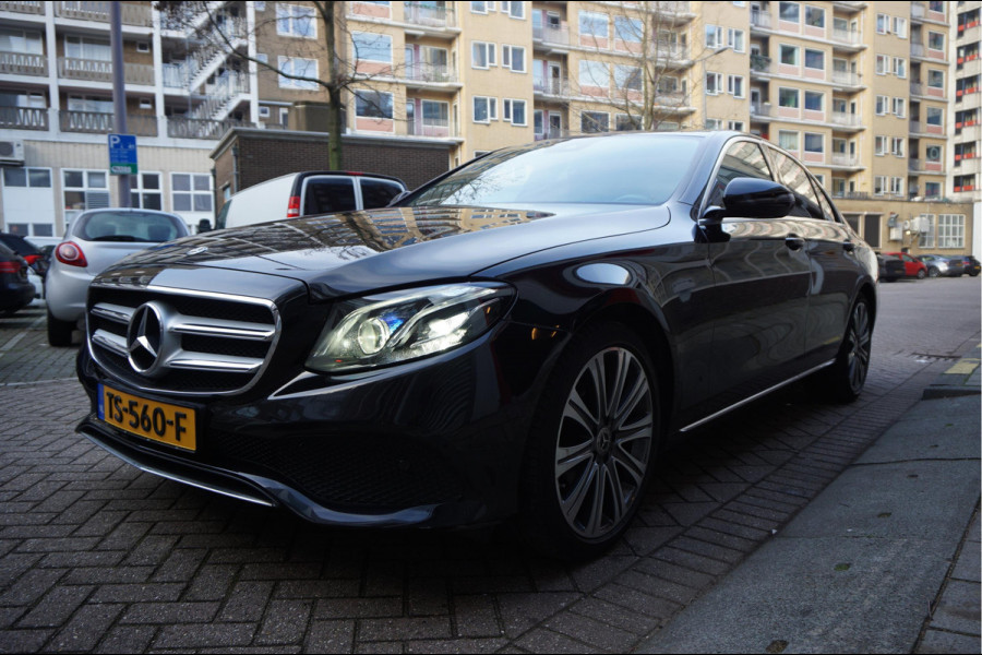 Mercedes-Benz E-Klasse 200 Business Solution | Sfeer | 19inch | Camera | LED pakket | Leer | Uitmuntend onderhouden