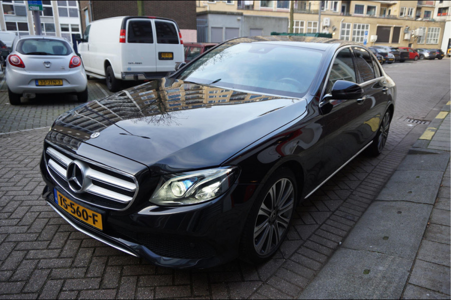 Mercedes-Benz E-Klasse 200 Business Solution | Sfeer | 19inch | Camera | LED pakket | Leer | Uitmuntend onderhouden