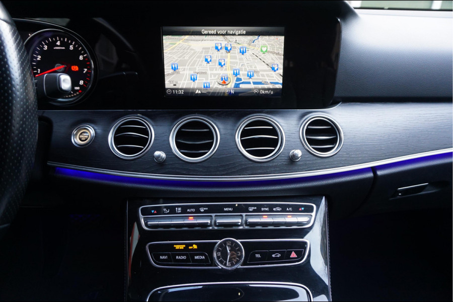 Mercedes-Benz E-Klasse 200 Business Solution | Sfeer | 19inch | Camera | LED pakket | Leer | Uitmuntend onderhouden