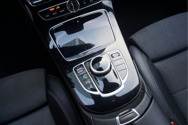 Mercedes-Benz E-Klasse 200 Business Solution | Sfeer | 19inch | Camera | LED pakket | Leer | Uitmuntend onderhouden