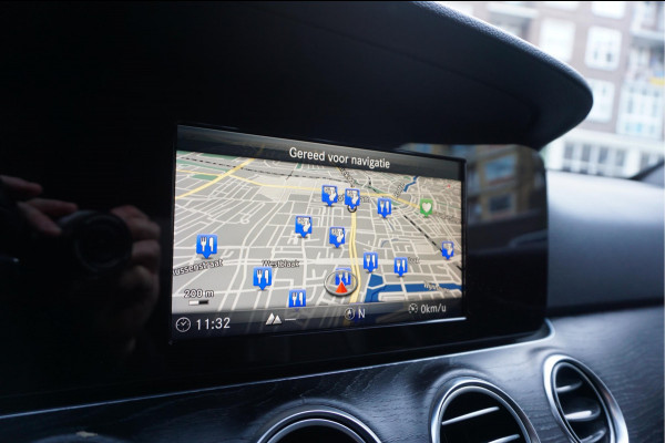 Mercedes-Benz E-Klasse 200 Business Solution | Sfeer | 19inch | Camera | LED pakket | Leer | Uitmuntend onderhouden