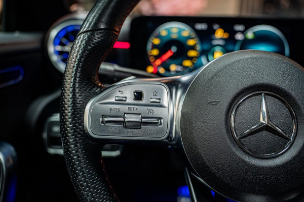 Mercedes-Benz CLA-Klasse 200 AMGLINE|PANO|AUT|SFEER