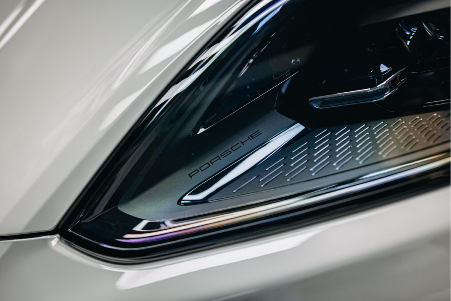 Porsche Cayenne Coupé 3.0 E-Hybrid | Head-up | Bose | Sport Chrono | Stuurverwarming | Stoelverwarming en verkoeling | Trekhaak | Kreide |