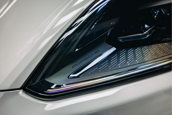 Porsche Cayenne Coupé 3.0 E-Hybrid | Head-up | Bose | Sport Chrono | Stuurverwarming | Stoelverwarming en verkoeling | Trekhaak | Kreide |