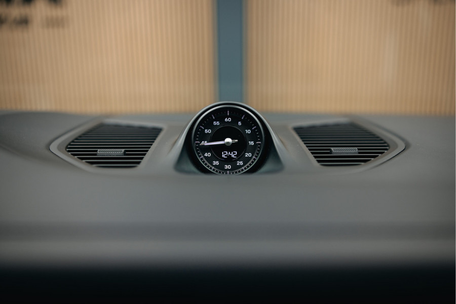 Porsche Cayenne Coupé 3.0 E-Hybrid | Head-up | Bose | Sport Chrono | Stuurverwarming | Stoelverwarming en verkoeling | Trekhaak | Kreide |