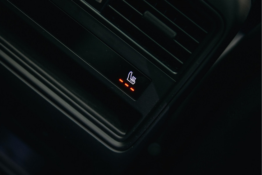 Porsche Cayenne Coupé 3.0 E-Hybrid | Head-up | Bose | Sport Chrono | Stuurverwarming | Stoelverwarming en verkoeling | Trekhaak | Kreide |