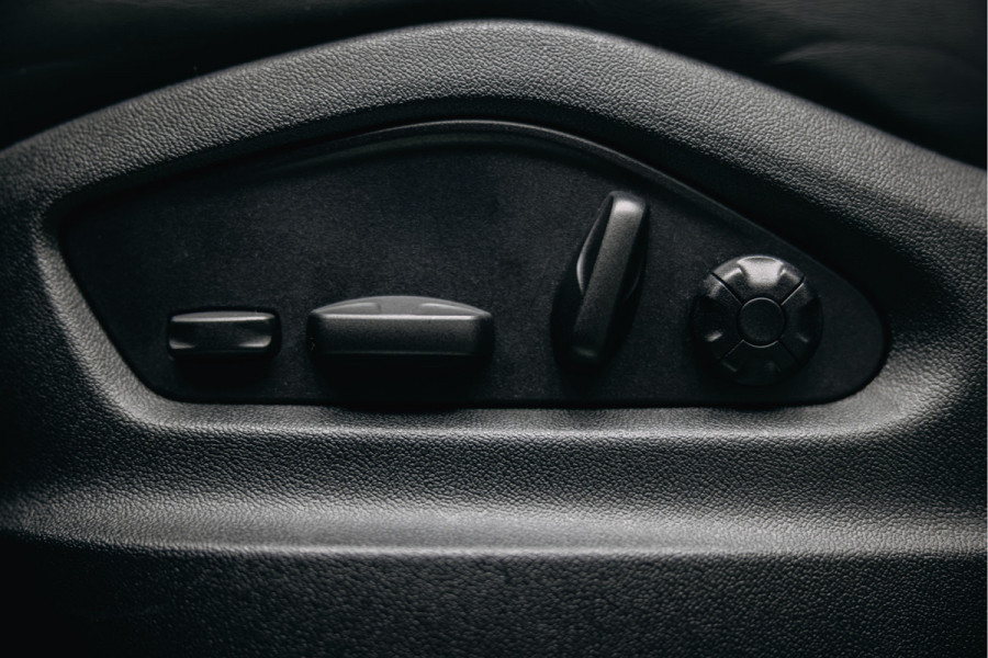 Porsche Cayenne Coupé 3.0 E-Hybrid | Head-up | Bose | Sport Chrono | Stuurverwarming | Stoelverwarming en verkoeling | Trekhaak | Kreide |