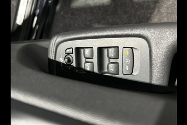 Volvo XC60 2.0 T8 Plug-in hybrid AWD Ultimate Bright Leer, panorama schuif/kanteldak, Harman Kardon
