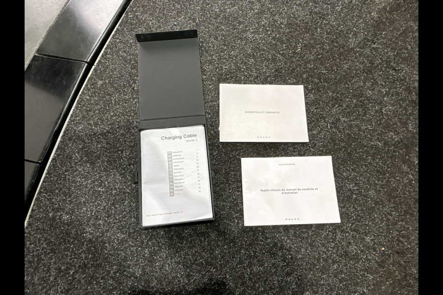 Volvo XC60 2.0 T8 Plug-in hybrid AWD Ultimate Bright Leer, panorama schuif/kanteldak, Harman Kardon