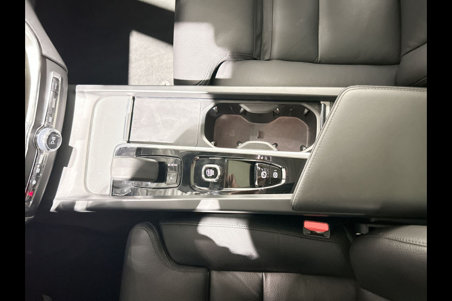 Volvo XC60 2.0 T8 Plug-in hybrid AWD Ultimate Bright Leer, panorama schuif/kanteldak, Harman Kardon