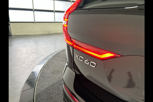 Volvo XC60 2.0 T8 Plug-in hybrid AWD Ultimate Bright Leer, panorama schuif/kanteldak, Harman Kardon
