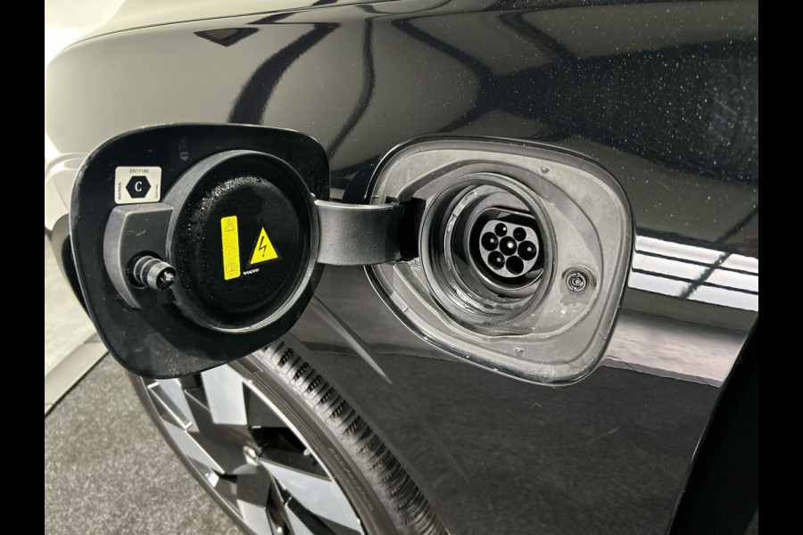 Volvo XC60 2.0 T8 Plug-in hybrid AWD Ultimate Bright Leer, panorama schuif/kanteldak, Harman Kardon