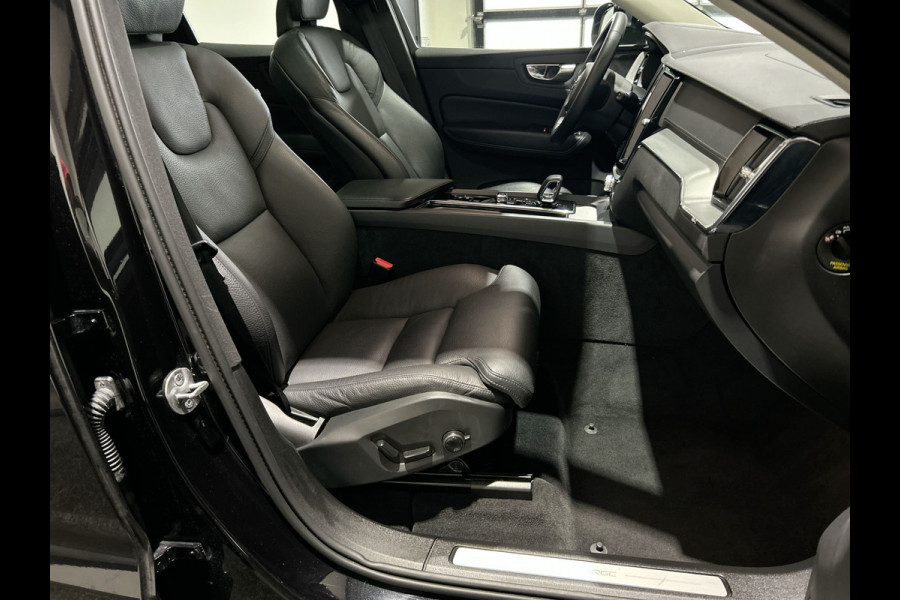 Volvo XC60 2.0 T8 Plug-in hybrid AWD Ultimate Bright Leer, panorama schuif/kanteldak, Harman Kardon