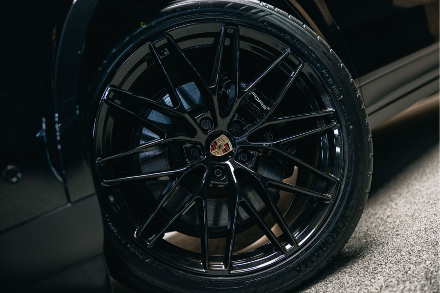 Porsche Cayenne 3.0 E-Hybrid | Luchtvering | Sport Chrono | Head-Up | Pano | Sportstoelen 18-voudig | Stuurverwarming |