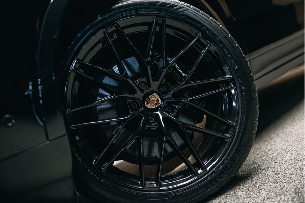 Porsche Cayenne 3.0 E-Hybrid | Luchtvering | Sport Chrono | Head-Up | Pano | Sportstoelen 18-voudig | Stuurverwarming |