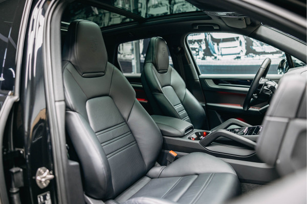 Porsche Cayenne 3.0 E-Hybrid | Luchtvering | Sport Chrono | Head-Up | Pano | Sportstoelen 18-voudig | Stuurverwarming |