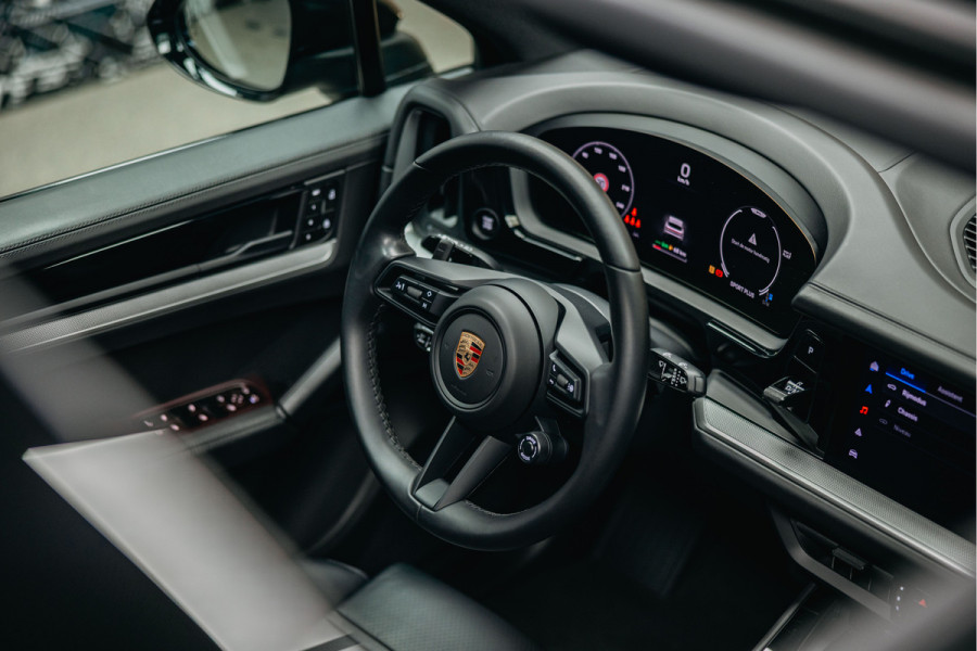 Porsche Cayenne 3.0 E-Hybrid | Luchtvering | Sport Chrono | Head-Up | Pano | Sportstoelen 18-voudig | Stuurverwarming |