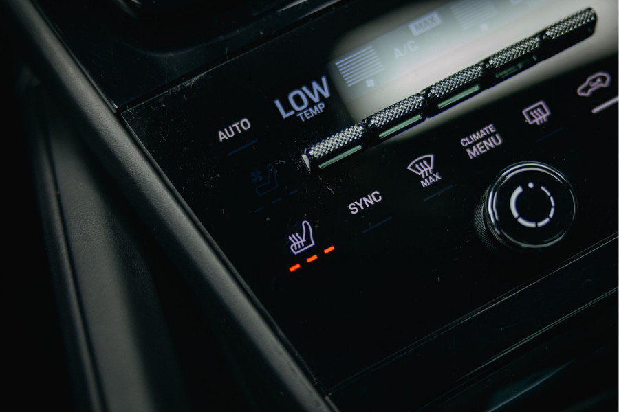 Porsche Cayenne 3.0 E-Hybrid | Luchtvering | Sport Chrono | Head-Up | Pano | Sportstoelen 18-voudig | Stuurverwarming |