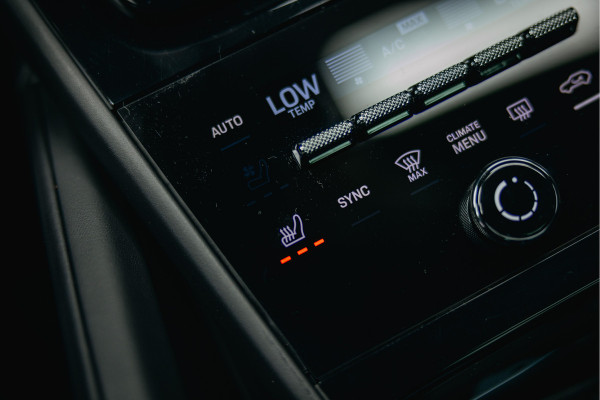 Porsche Cayenne 3.0 E-Hybrid | Luchtvering | Sport Chrono | Head-Up | Pano | Sportstoelen 18-voudig | Stuurverwarming |