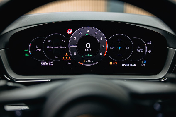 Porsche Cayenne 3.0 E-Hybrid | Luchtvering | Sport Chrono | Head-Up | Pano | Sportstoelen 18-voudig | Stuurverwarming |