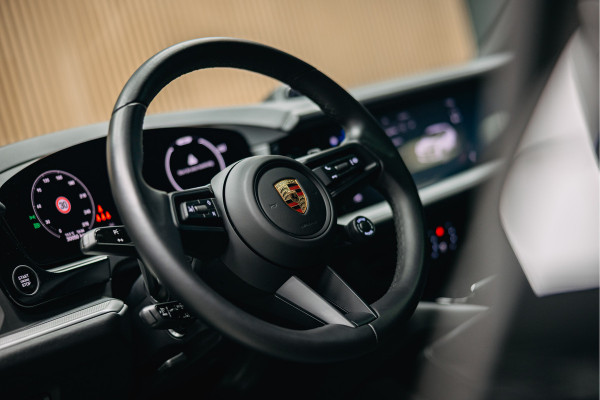 Porsche Cayenne 3.0 E-Hybrid | Luchtvering | Sport Chrono | Head-Up | Pano | Sportstoelen 18-voudig | Stuurverwarming |