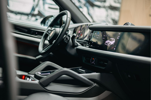 Porsche Cayenne 3.0 E-Hybrid | Luchtvering | Sport Chrono | Head-Up | Pano | Sportstoelen 18-voudig | Stuurverwarming |