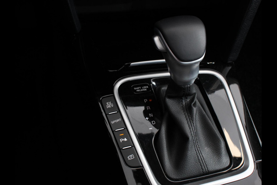 Kia Ceed Sportswagon 1.6 GDI PHEV DynamicLine Climate control | Adaptieve cruise control | Stuur verwarming | Stoel verwarming | Parkeersensoren | Achteruitrijcamera | Apple Carplay/ Android Auto