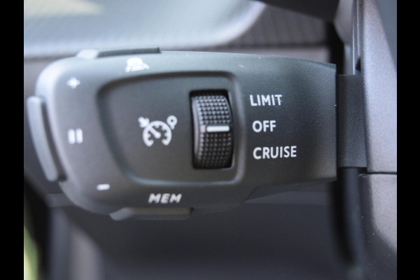 Peugeot 208 1.2 Hybrid 110 e-DCS6 GT | PACK DRIVE ASSIST PLUS | VISION & NAVIGTION PACK |