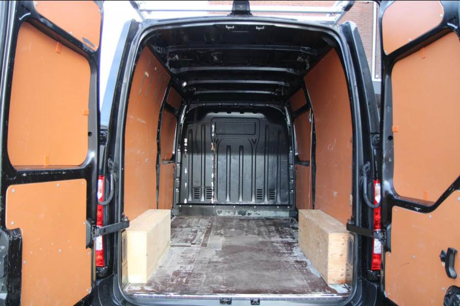 Renault Master T35 2.3 dCi 180PK L2H2 Energy Work Edition / Trekhaak / Imperiaal / Camera