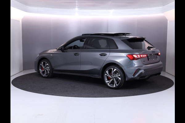 Audi A3 Sportback 45 TFSI e S edition Competition 272 pk SOH 100% S-tronic| Navigatie | Panoramadak | Private lease vanaf €798,- | Achteruitrijcamera | Adaptieve cruise control | Matrix LED koplampen |