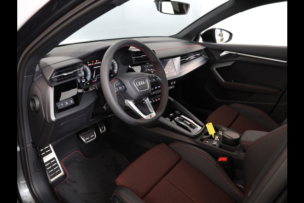 Audi A3 Sportback 45 TFSI e S edition Competition 272 pk SOH 100% S-tronic| Navigatie | Panoramadak | Private lease vanaf €798,- | Achteruitrijcamera | Adaptieve cruise control | Matrix LED koplampen |