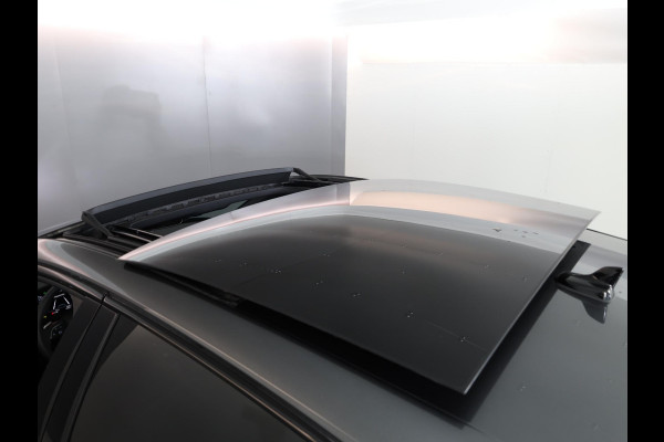 Audi A3 Sportback 45 TFSI e S edition Competition 272 pk SOH 100% S-tronic| Navigatie | Panoramadak | Private lease vanaf €798,- | Achteruitrijcamera | Adaptieve cruise control | Matrix LED koplampen |